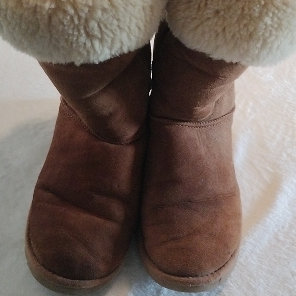 Ugg Bailey Boys 2 Tall Boots size US 9 - Picture 9 of 15